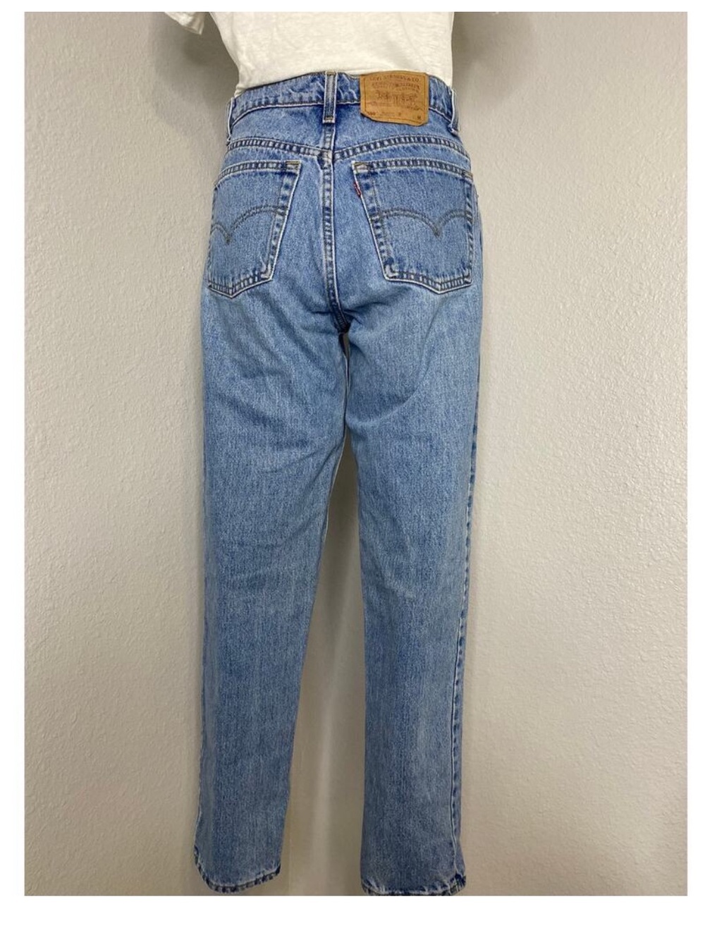 Levi's Vintage 550 Medium Wash High Rise Jeans 28 - Picture 3 of 3